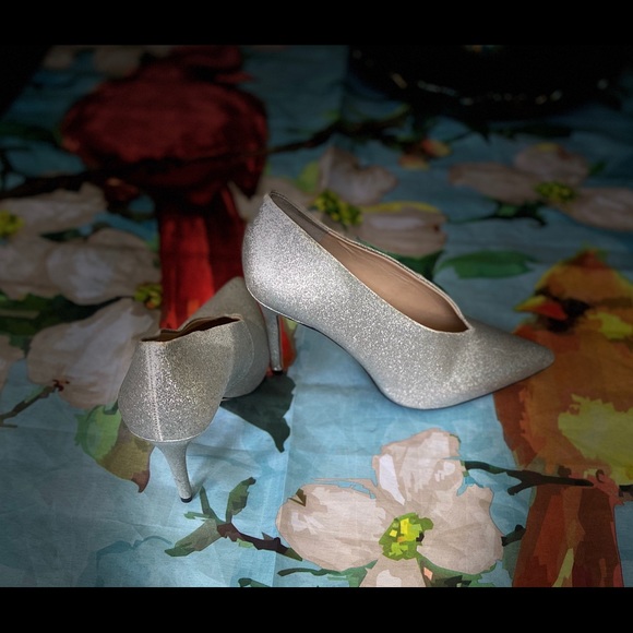 Vince Camuto Shoes - Vince Camuto heels silver 5.5 NWOT